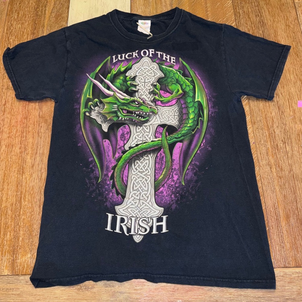 Fruit of the Loom Graphic Tee Mens Small Black Excellent Dragon Celtic Cross
